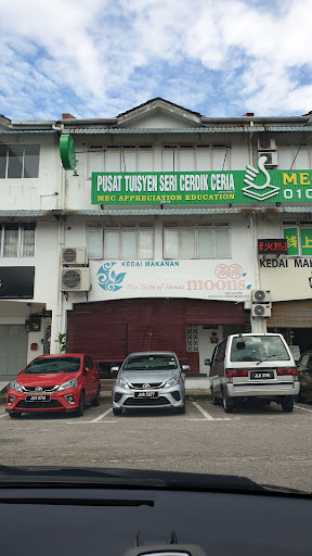 Moons Cafe @ Molek