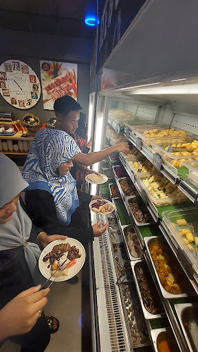 Izzat Steamboat & Grill