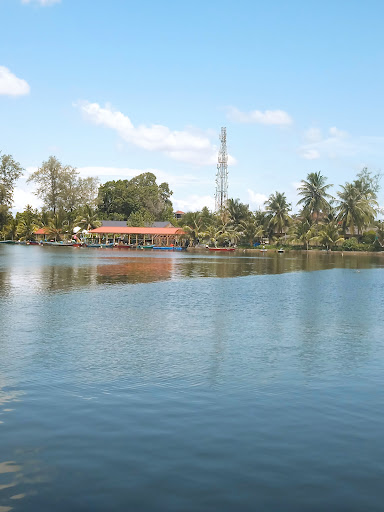 Restoran D’Terapung 7 Pantai Sri Tujuh