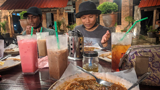 Kedai Makan Dalam Kampung