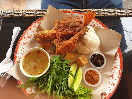 Norisqa Kafe & Kek Lapis