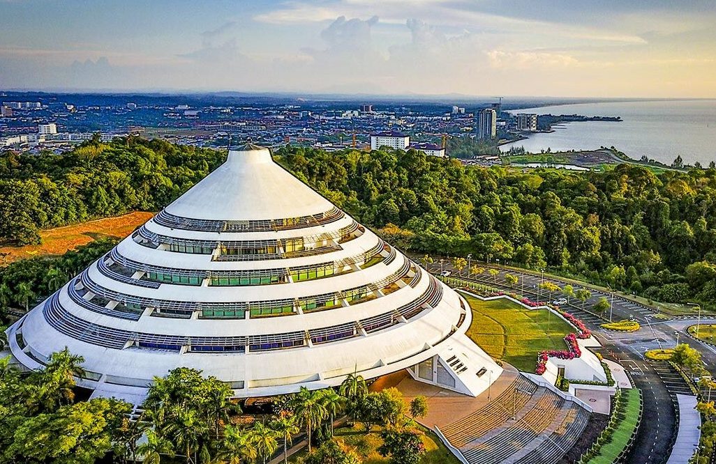 salai di bintulu malaysia destinasi menarik dengan keunikan budaya dan alam