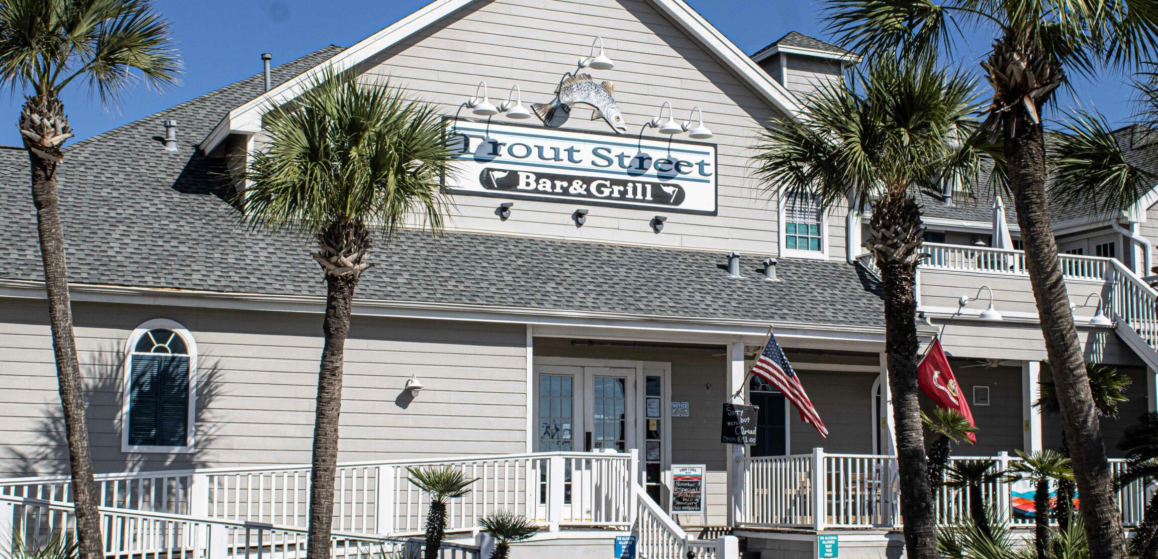 de putrees formerly known as sri fathoni seafood grill