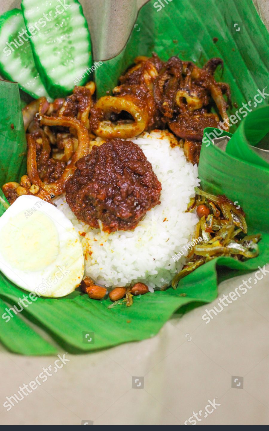 nasi lemak daun pisang d kebun sawit taman saujana